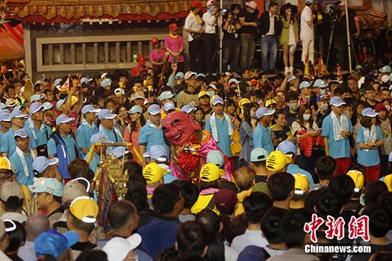 n~rףDgYM <a target='_blank' href='http://big5.gwytb.gov.cn/gate/big5/www.chinanews.com/'><p  align=