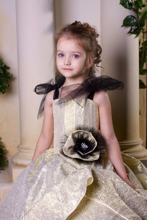 ݐݷs^ç X`ja^{R(Angelina Kurkina)|ÿ,[lܳyˣe],WFݤB