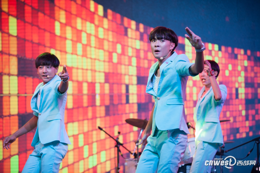 ZwL00AWTFBoys ߧӣKn`