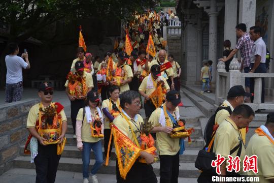 時隔200余年臺灣民雄慶誠宮重回湄洲祖廟謁祖進香