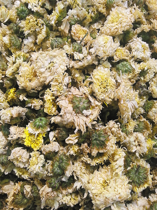 健康消暑:少喝冰鎮飲料 自制消暑涼茶(圖) 健康消暑:少喝冰鎮飲料 自制消暑涼茶(圖)