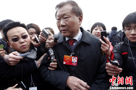 資料圖 王夢恕接受採訪。<a target='_blank' href='http://big5.gwytb.gov.cn/gate/big5/www.chinanews.com/' _fcksavedurl='http://big5.gwytb.gov.cn/gate/big5/www.chinanews.com/'></p></table><p  align=
