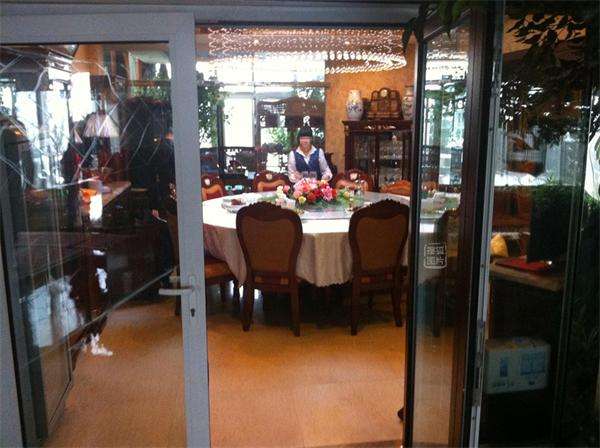 張必清家內部照曝光堪稱迷宮 餐廳、KTV、治療室一應俱全