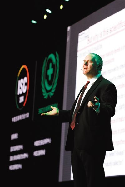 病毒之父弗雷德·科恩現身互聯網安全大會。 病毒之父弗雷德·科恩現身互聯網安全大會。