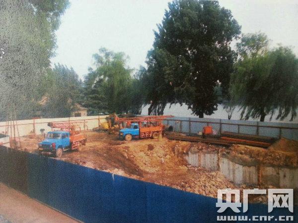 北京一挂牌保護院落私挖地下室 居民多次舉報無果