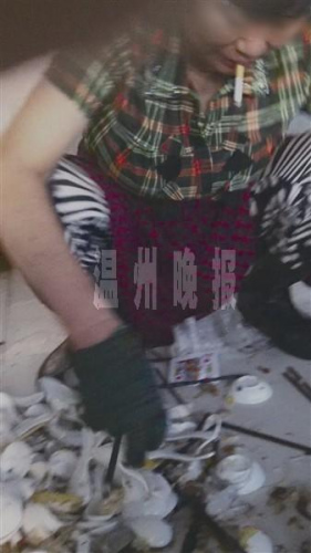 記者臥底揭消毒餐具十大黑幕:帶血餐具包裝過關 記者臥底揭消毒餐具十大黑幕:帶血餐具包裝過關