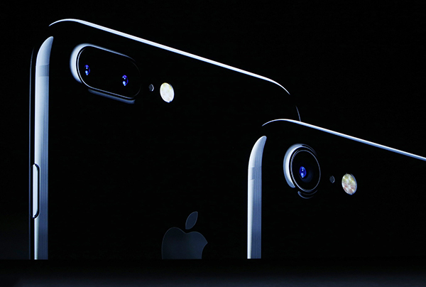 iPhone7發布會8件事 全場把最熱烈掌聲給了耳機