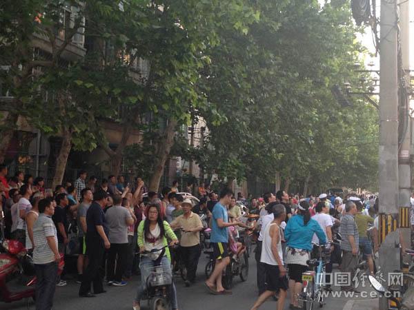 北京市西城區里仁街一宿舍院著火(組圖)