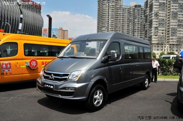 上汽大通上汽商用車上汽大通V802012款 2.5L定制版