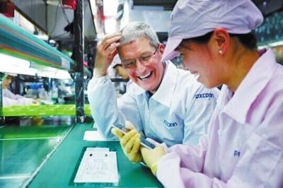 蘋果CEO富士康當裝箱工 督戰iPhone 6生產