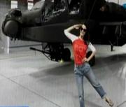 臺軍中校帶藝人全家登阿帕奇炫照 臺軍高層震怒