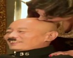 《一步之遙》：姜文葛優深情相擁