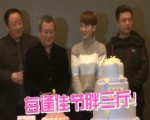 海清片場慶生：早知道穿好看點！
