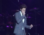 王子駕到！李易峰開唱 歌迷陷“峰狂”