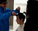 成龍為房祖名剃頭 新年“從頭做人”