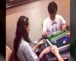 汪峰賭場被拍 拖著章子怡來辟謠