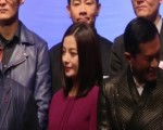 股價狂飆 趙薇低調