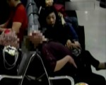 旅客心肌梗塞昏迷 美女空姐英勇救人