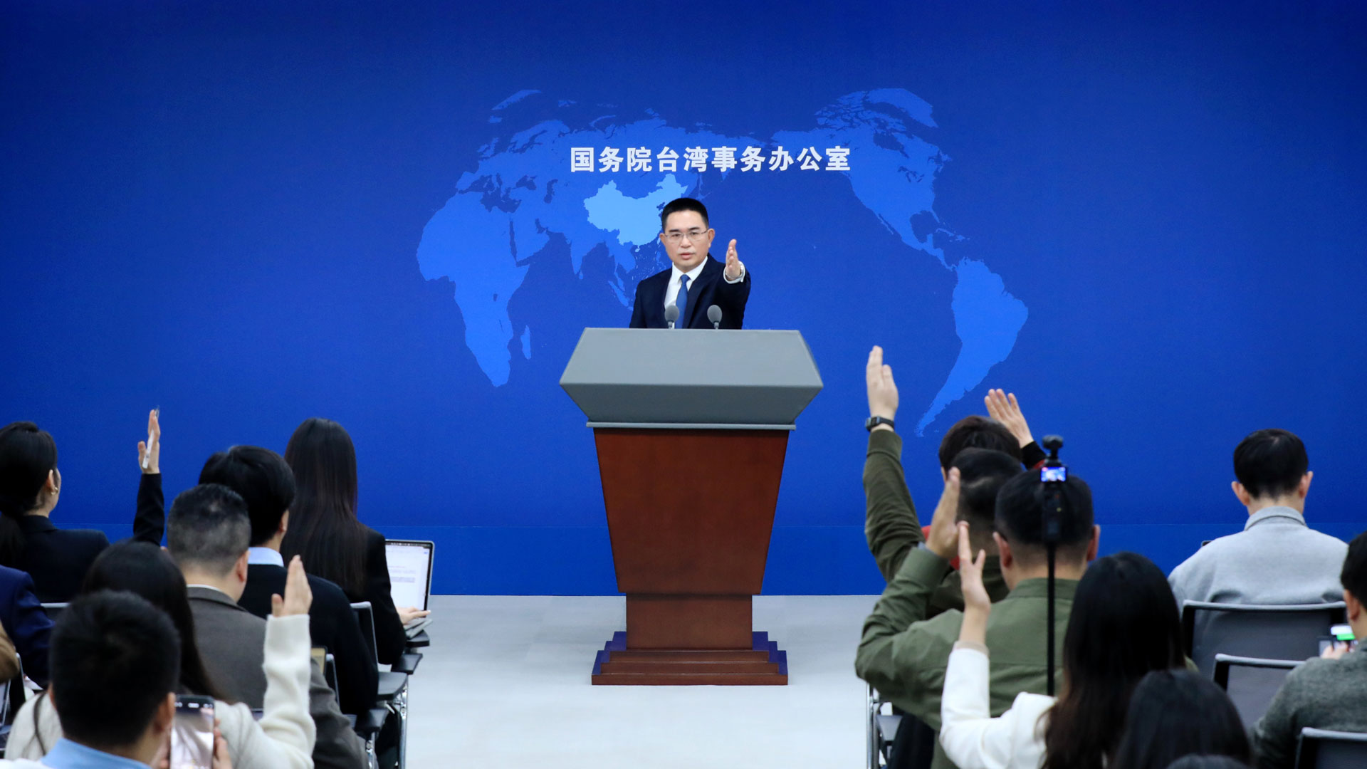 賴清德妄稱要幫大陸“解決經濟問題” 國臺辦：信口開河自不量力