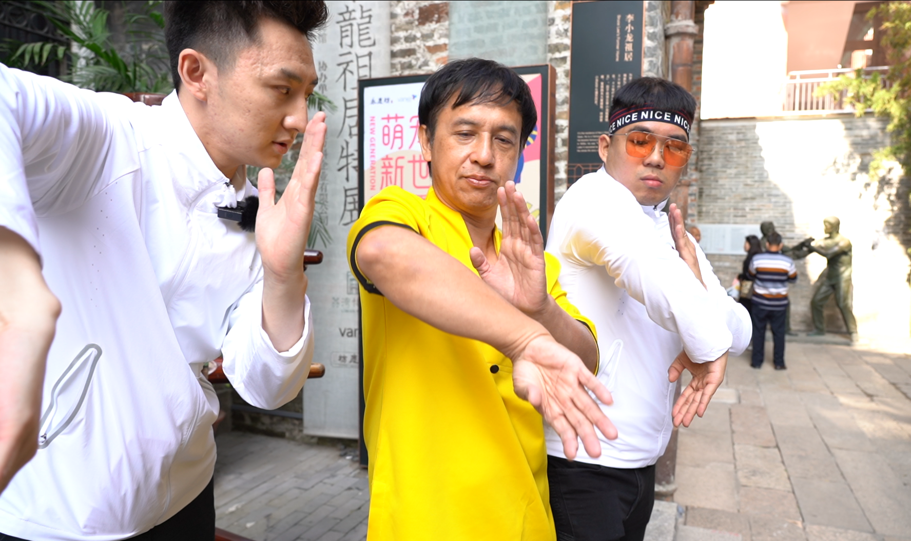 咏春拳傳人李小龍祖屋前親自教拳：現在年輕人太嬌氣圖片