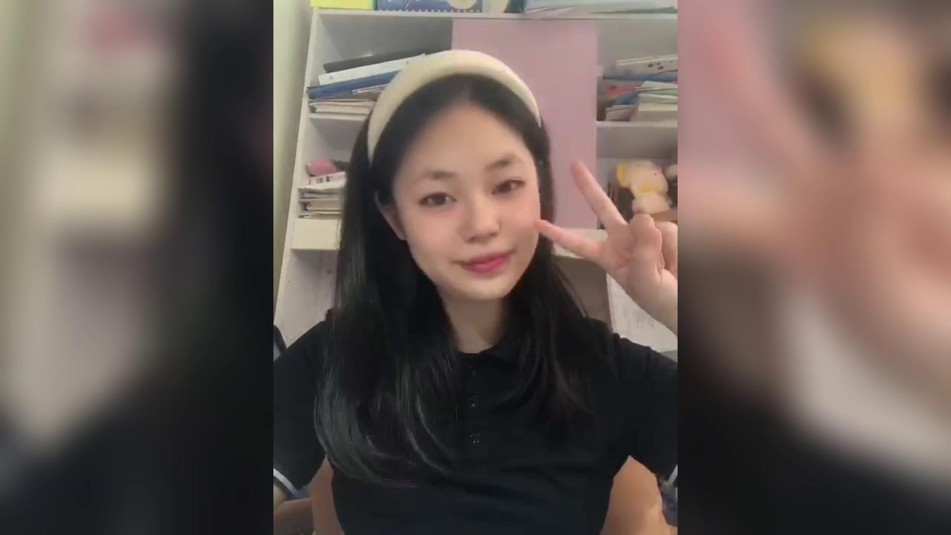 結對子小夥伴韓祺冉和陳貝琦一起唱 《遇見》圖片